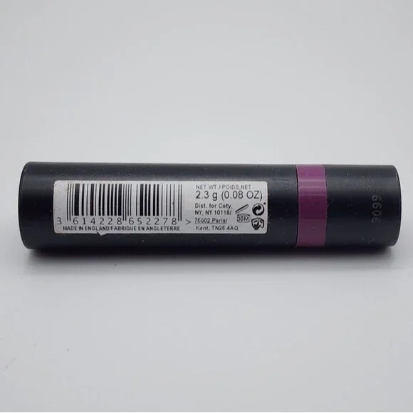 Rimmel London 825 EXTRA Lasting Finish Extreme Lipstick - Picture 3 of 3